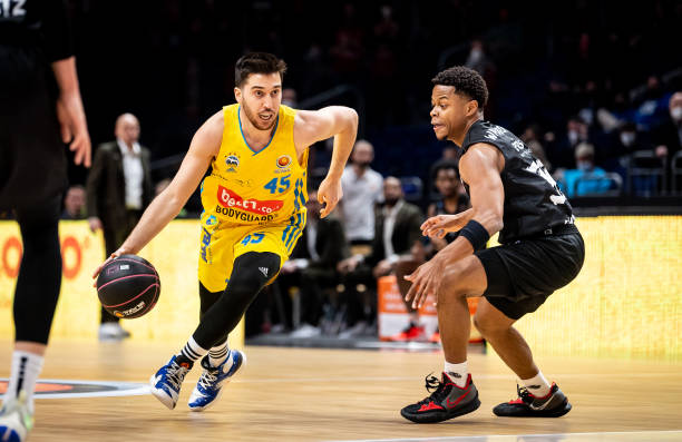 年轻球员出 年轻球员出